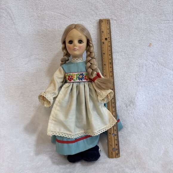 Vintage Effanbee International Doll 11" 1976 Holland Blonde Braids Sleeping Eyes - Picture 3 of 10